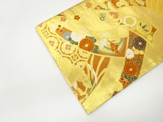  束ね熨斗に花々・松・蜀江華紋模様織出し丸帯